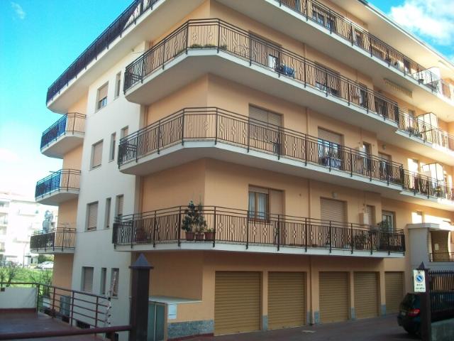 Codice F70A Appartamento, Trilocale Affitto