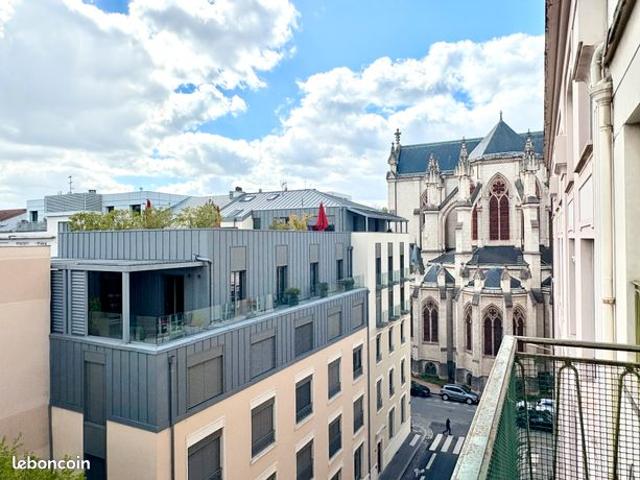 Coeur 6 eme, proche place puvis de chavannes, bel appartement de 91,49m²