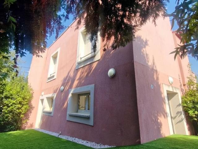 COEUR VESPINS SUPERBE REZ DE JARDIN 136M²