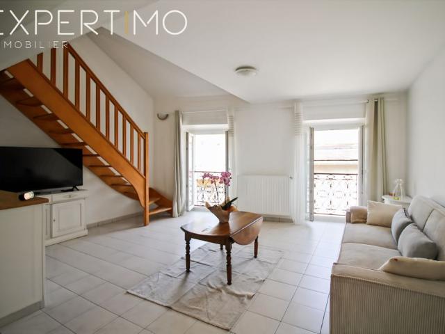 COEUR DE VILLE, GRAND T2 DUPLEX DE CARACTERE !