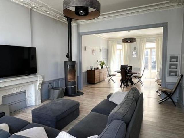 Coeur de ville Hotel particulier 6 chambres, garages et appartement