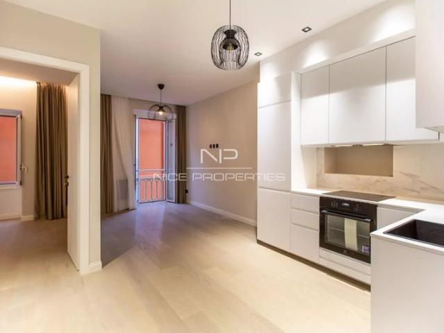 Coeur de Villefranche sur Mer, superbe appartement 3 pièces rénové et climatisé