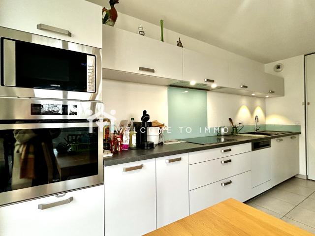 Coeur de Pessac, appartement lumineux de 61m2, 2 chambres, balcon et 2 places de parking en sous sol