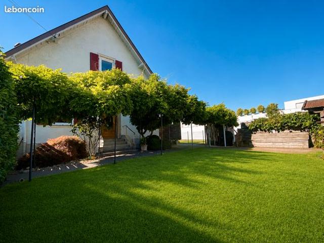 Coeur Robertsau calme, très belle maison 7p avec jardin
