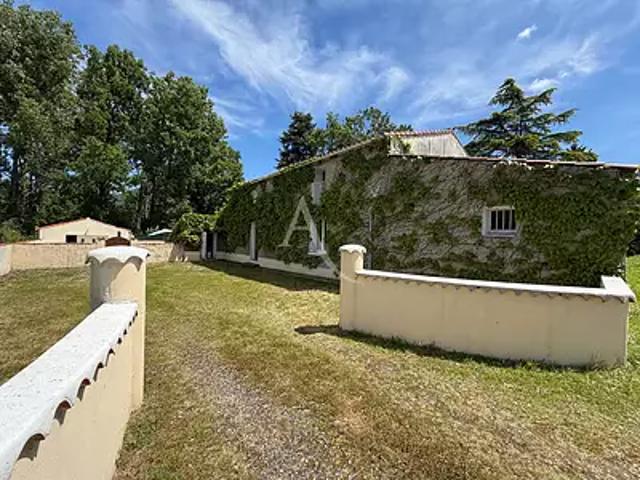 Coëx 85220 Achat / Vente maison 7 pièces t7 au dernier étage piscine
