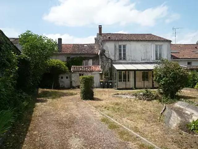 Cognac 16100 Achat / Vente maison 12 pièces t12