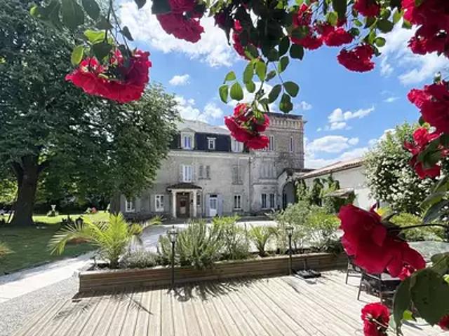 Cognac 16100 Achat / Vente maison 22 pièces t22 piscine jardin