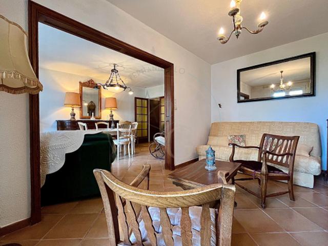 COGOLIN Appartement T5, traversant avec de beaux volumes