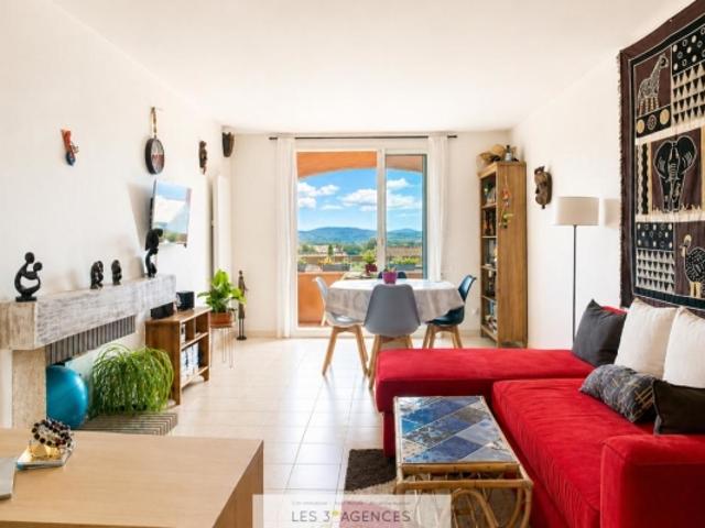 COGOLIN Appartement T3 en duplex et deux extérieurs