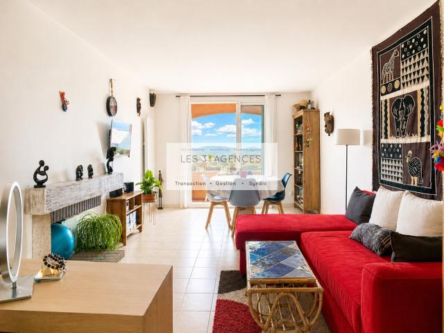 COGOLIN Appartement T3 en duplex et deux extérieurs