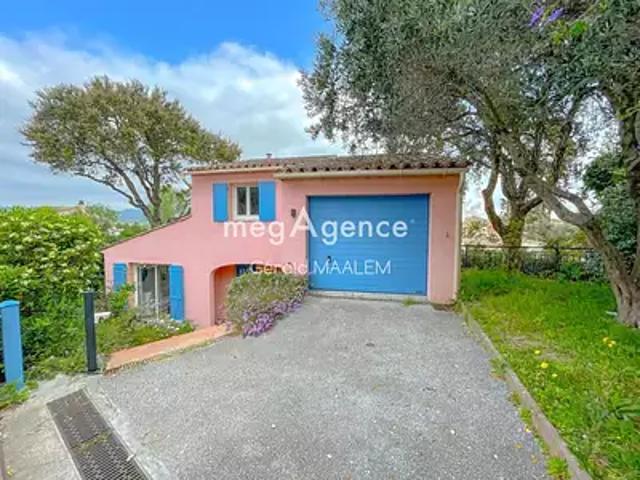 Cogolin 83310 Achat / Vente maison 5 pièces t5 piscine terrasse