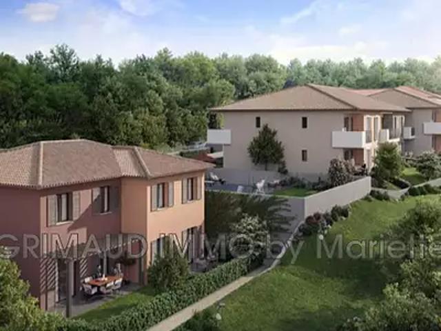 Cogolin 83310 Achat / Vente appartement 2 pièces t2 au dernier étage piscine
