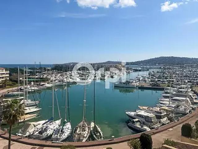 Cogolin 83310 Achat / Vente appartement 3 pièces t3 piscine terrasse