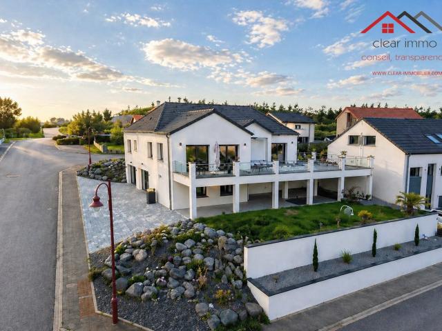 COINCY Maison individuelle 6 pièces 177 m2 habitables avec piscine