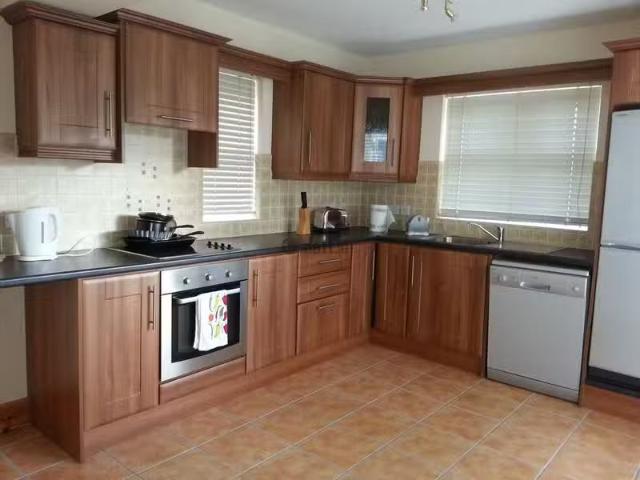 Cois Abhainn, Charlestown, Co. Mayo is for rent