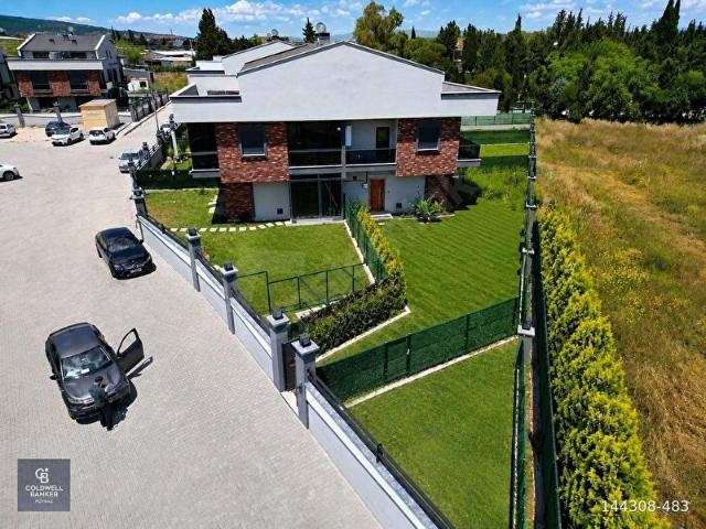 COLDWELL BANKER POYRAZDAN 350M2 BAHÇELİ 4+1 SATILIK KÖŞE VİLLA