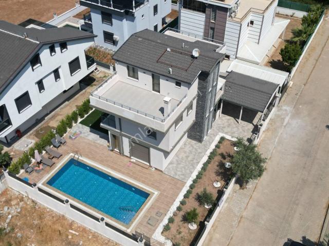 Coldwell Banker Zirveden Akbükde Deniz&orman Manzaralı Lüksvilla