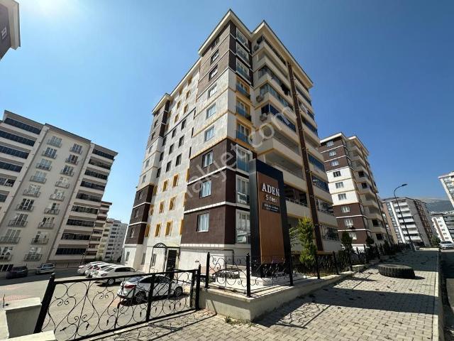 Coldwell Bankerden Tekerek Mah. Aden Sitesi Satılık 3+1 Daire