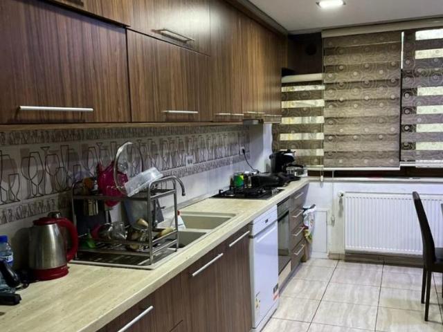 Colentina, Vila,6 camere, spatioase!