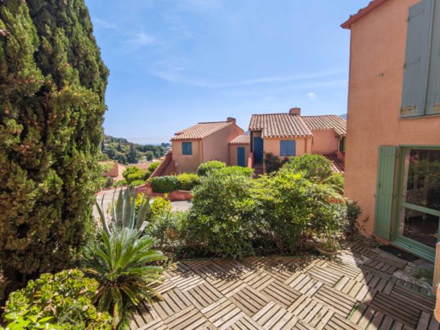 Collioure d'Amont 2 pièces avec JARDIN, TERRASSES et PARKI