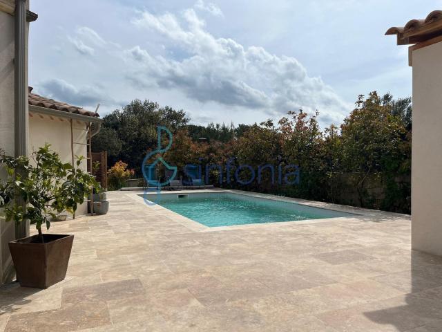 Collias Maison récente avec piscine & dépendance 130m² Uzès