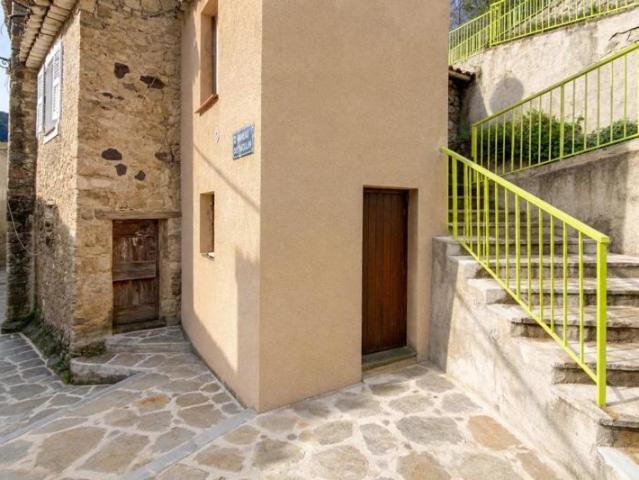 Collongues/Maison de Village/3 Pièces 62 M²