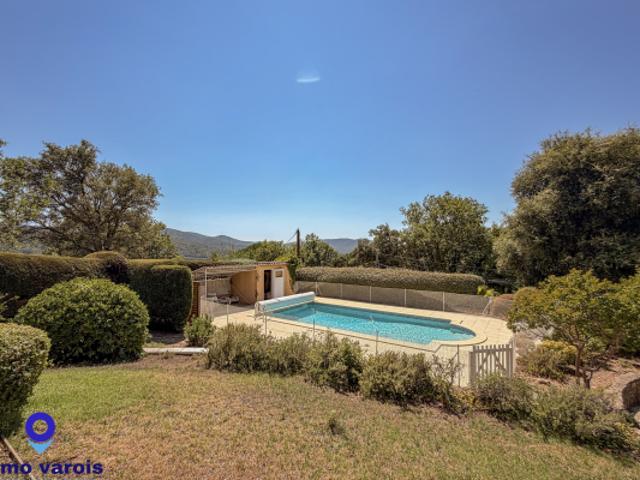 Collobrières Villa de plain pied de 142 m2 avec piscine et