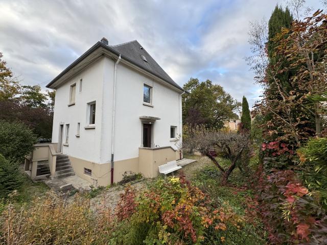 COLMAR SUD: Sur 346m2 spacieuse Maison de Maître à beau potentiel