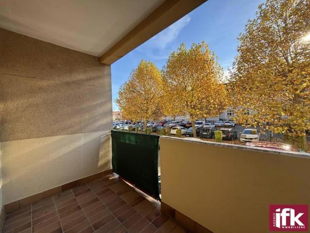 Colmar proche gare: T2 avec balcons, cave