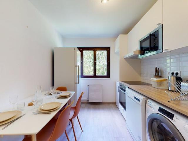 Colocation à Champs sur Marne: Appartement de 9m2