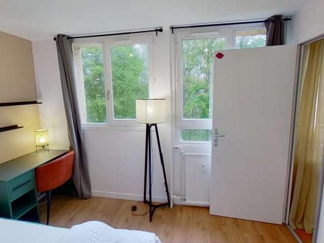 Colocation à Champs sur Marne: appartement de 114 m²