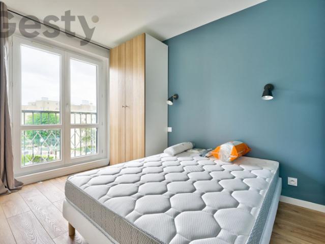 Colocation – Appartement 100 m² avec balcon