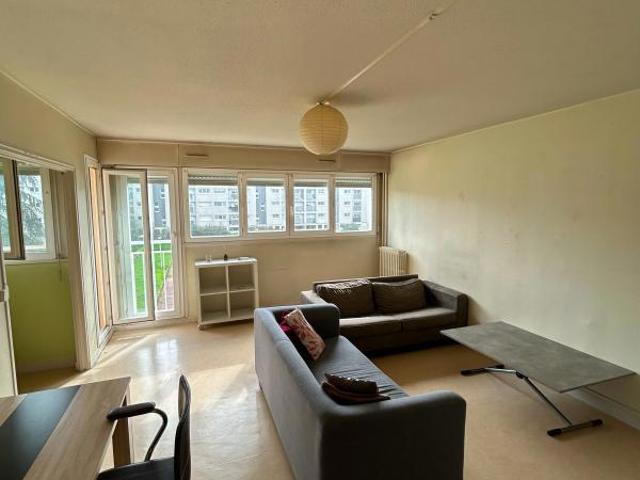 Colocation – Chambre meublée dans appartement de 93 m²