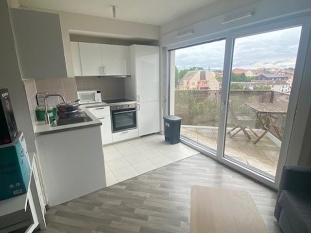 COLOCATION Femme Chambre + sdb privée à SCHILTIGHEIM | Appartement T3