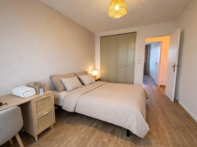 Colocation féminine Chambre meublée