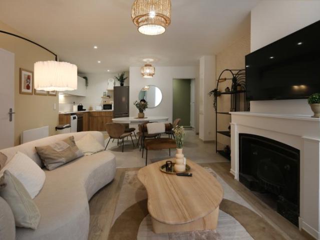 COLOCATION / PLACE CARNOT RUE DUHAMEL 69002 LYON
