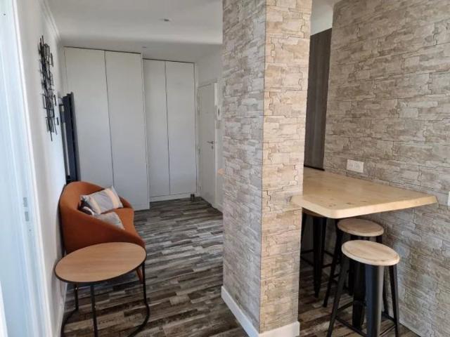 COLOCATION SUR THIAIS CHAMBRE MEUBLE DANS AGREABLE APPARTEMENT