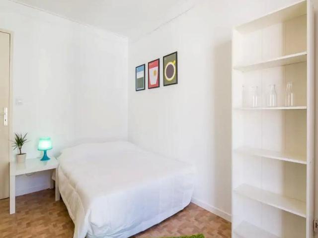 Colocation 23B Rancy Chambre 5