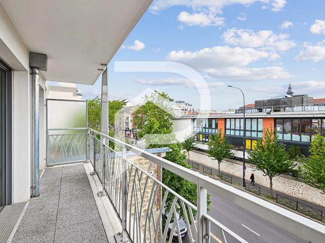 Colombes Centre Ville Magnifique 3 pièces traversant avec balc