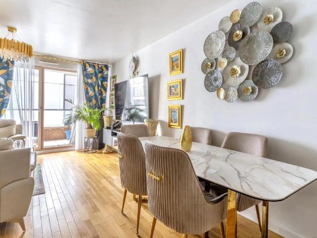 Colombes: Élégant T4 avec Double Balcon