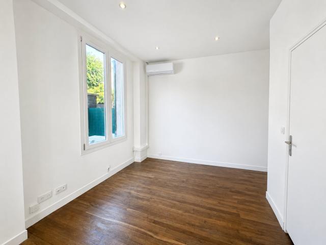 Colombes Studio rénové 31 m2 avec terrasse