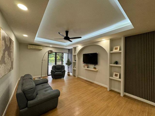 Colonnades Condominium Below Market Value 3R2B Newly Renovated