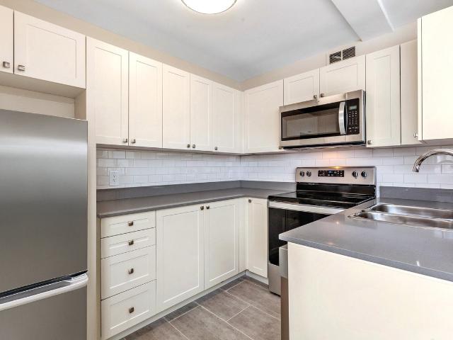 Colonel By Towers Studio Apartment for Rent at 315 Holmwood Ave, Ottawa, ON K1S 2R2 The Glebe