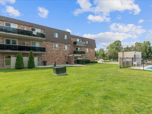 Colonial Court 3 Bedroom Apartment for Rent at 750 750, 760, 770, 780 Viscount Road, London, ON N6J 3T3 Highland