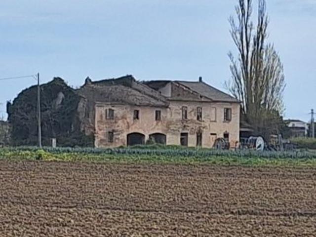 Colonica civile abitazione di mq.550