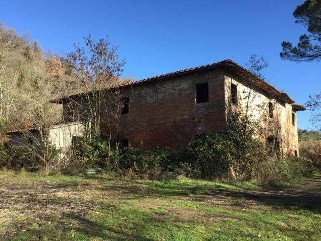 COLONICA di 20 vani e di 654 mq CASTELFIORENTINO rif. C 74