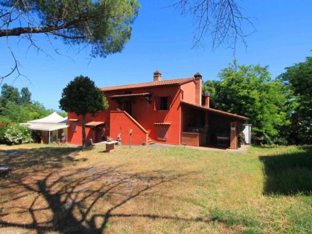 COLONICA di 20 vani e di 650 mq PALAIA rif. A 100