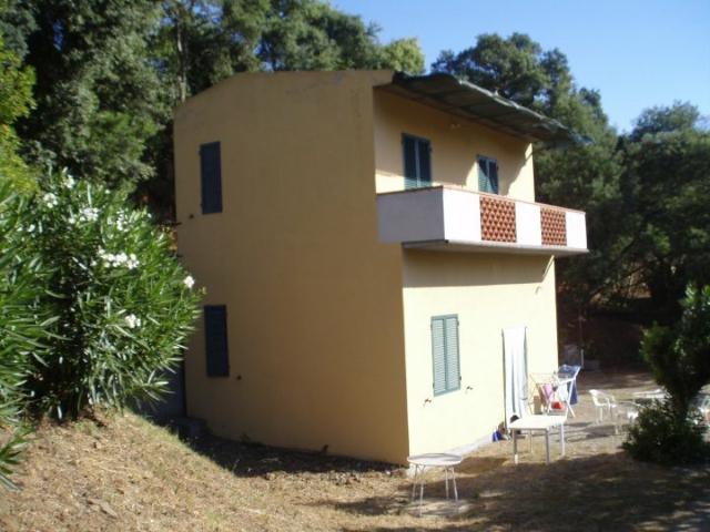 COLONICA in VENDITA a CAPOLIVERI di 4 vani