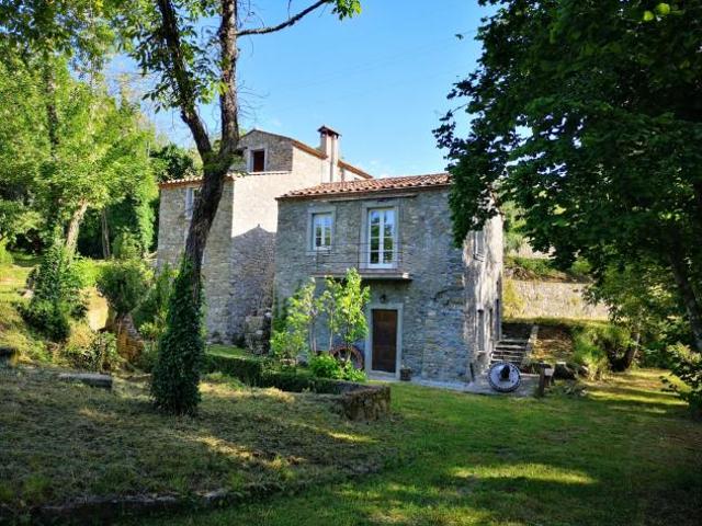 Colonica in vendita a Castelnuovo Magra 310 mq Rif: 1414776