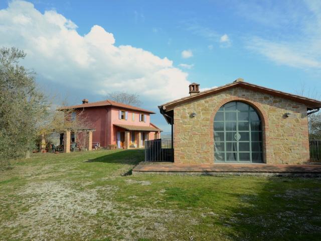 COLONICA in VENDITA a GAMBASSI TERME di 10 vani